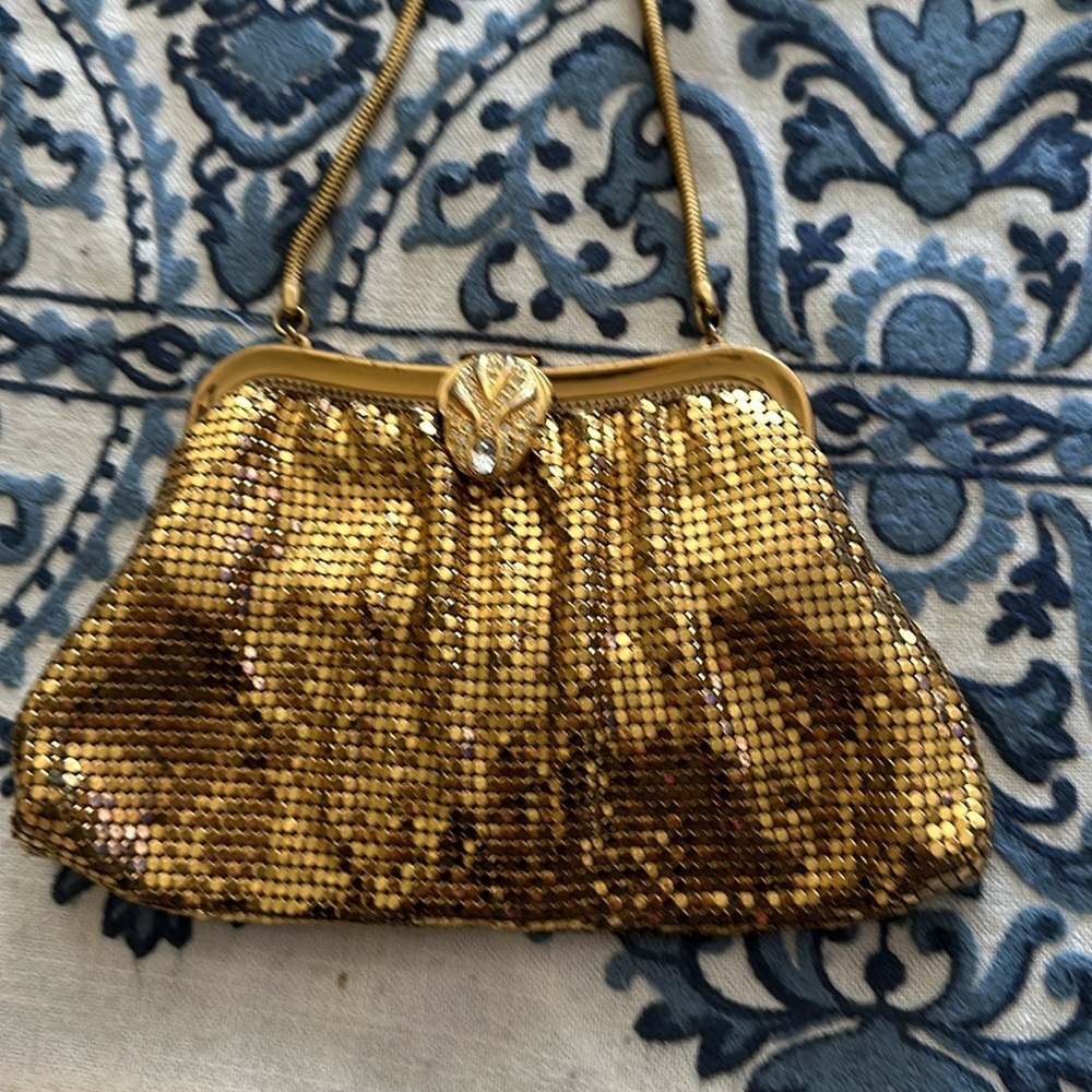 Whiting & Davis gold chain Maile evening bag clasp is ornate vintage beautiful - Picture 9 of 12